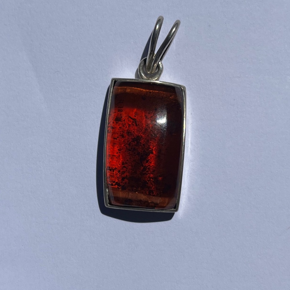 Beautiful (possibly Baltic amber) glass pendant